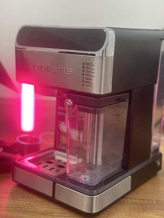 Кофемашина Polaris с капучинатором