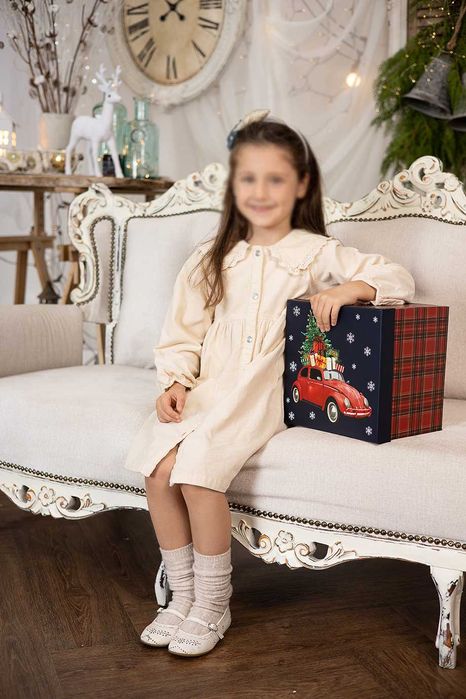 Бял античен диван