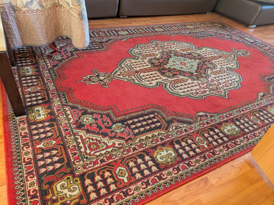 Продам ковер 2х3 11тыс