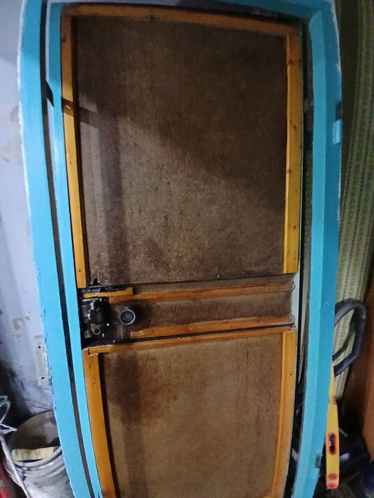 Продам дверь с рамкой