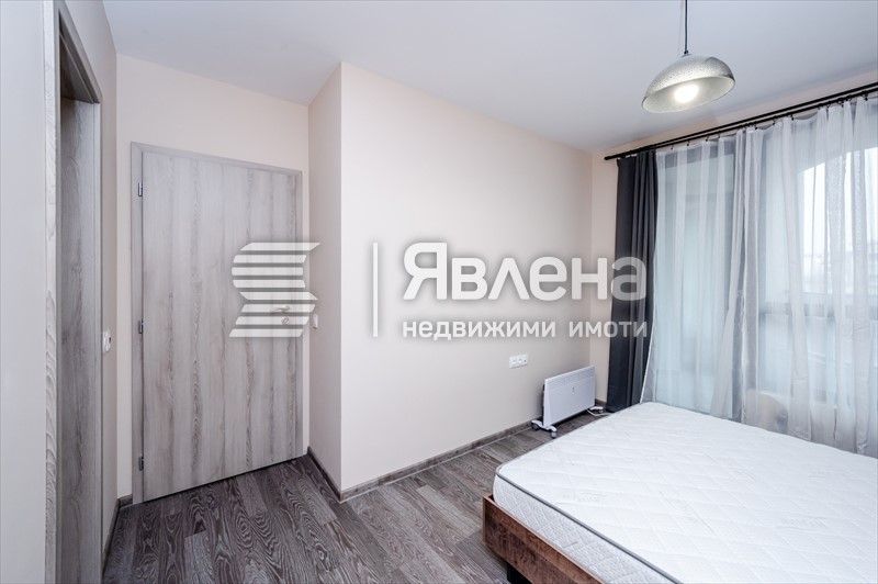 Продавам 3-стаен апартамент