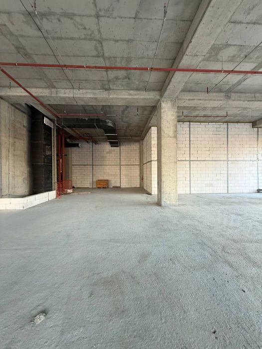 Бабура ТЦ “Piramit Mall” Коммерческое помещение, 562,4м2. Первая линия