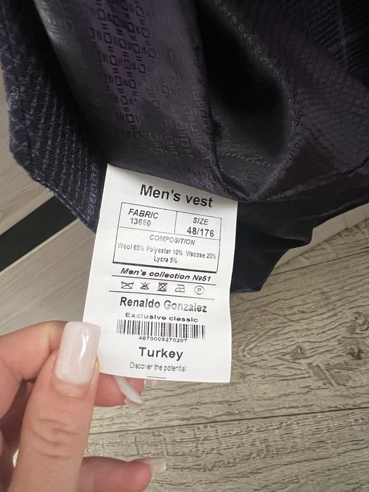 Продам костюм тройка