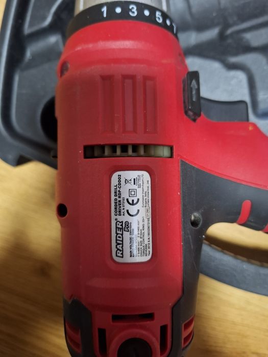 Кабелен винтоверт Raider.