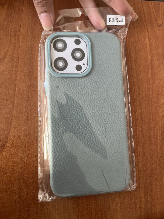 Чехол на iphone 16 pro max