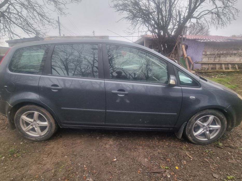 Ford C-MAX model Ghia