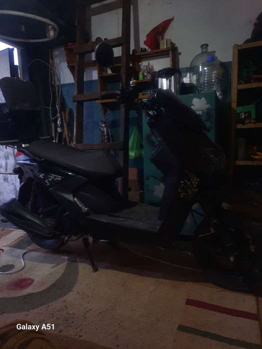 Скутер 150 кубов