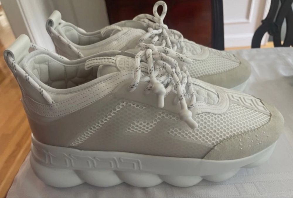 Versace chain reaction