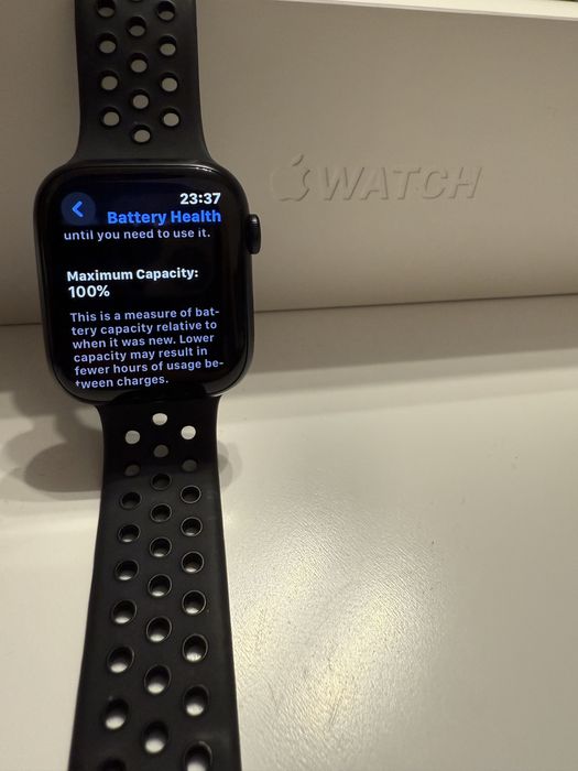 Apple Watch Series 9 – 45 мм. 100% батерия, перфектно състояние