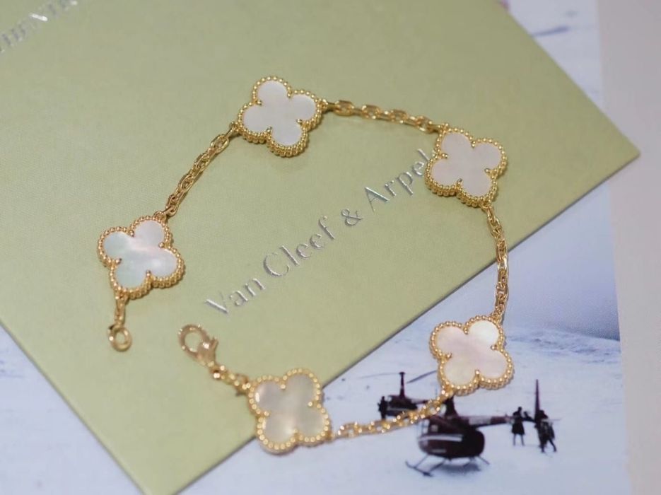 Гривни Van Cleef