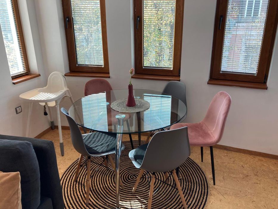 Дава се под наем Тристаен апартамент в Бургас, Център - 80 кв.м за 612 € - Снимка #1