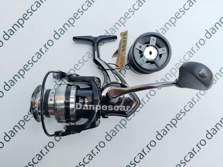 Mulineta EastShark ELITE 5000 FEEDER si CRAP cu 10 rulmenti