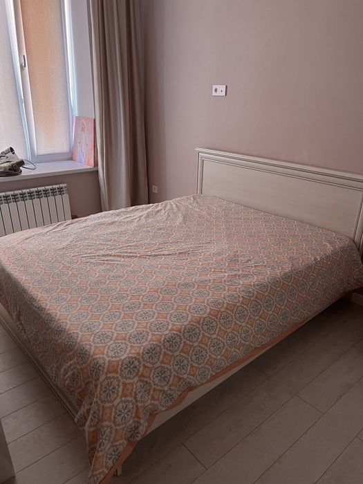 Продам спальный гарнитур