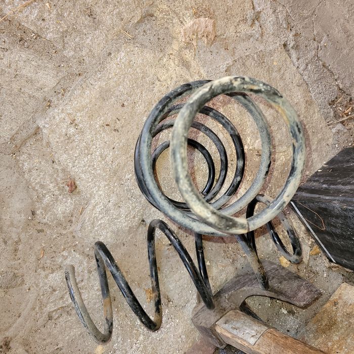 Пружини за мерцедес c класа