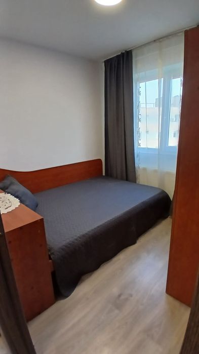 Inchiriez apartament
