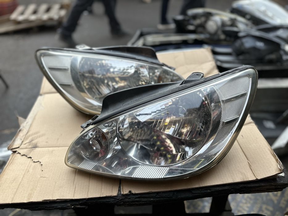 Hyundai Getz фара передний