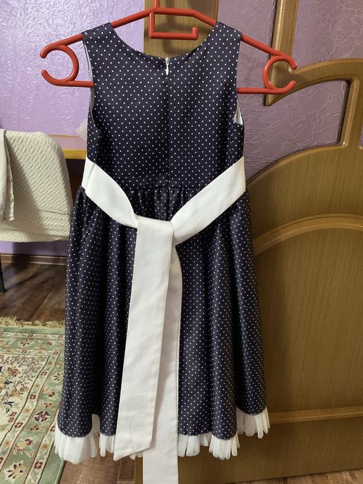 Продается платье для девочки