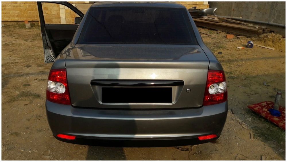 Молдинг крышки багажника