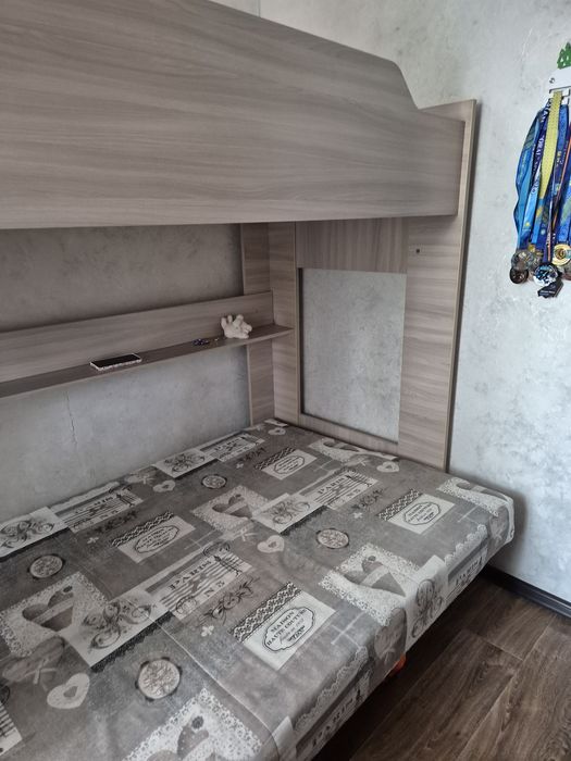 Продаётся  двухярусная кровать.