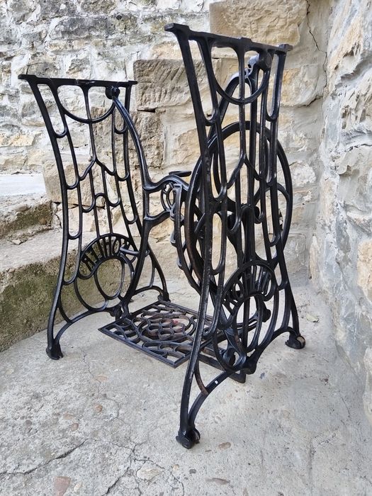 Стара Немска Основа От Шевна Машина / KOHLER.