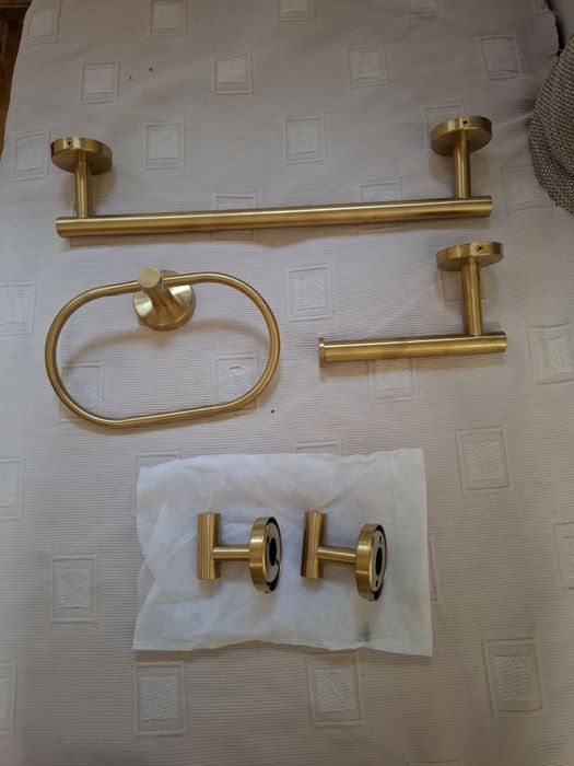 Vând suport prosoape