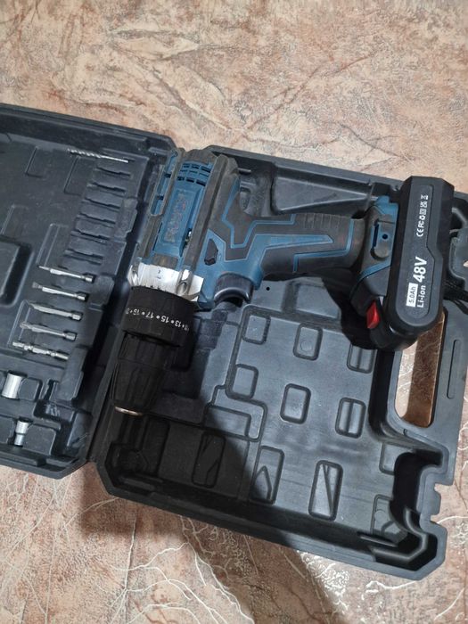 Продам шуруповерт