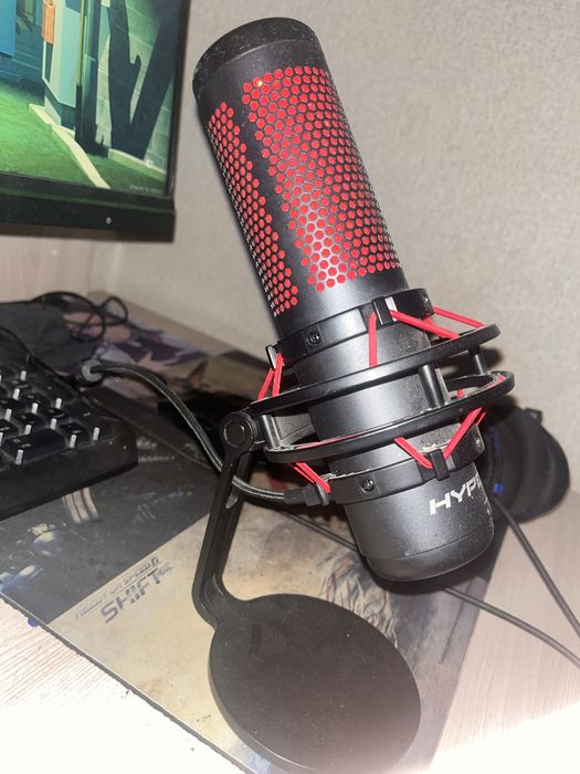 Микрофон HyperX Quadcast