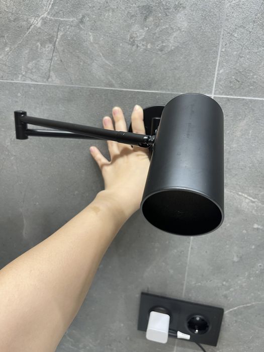 Продам лампу настенную