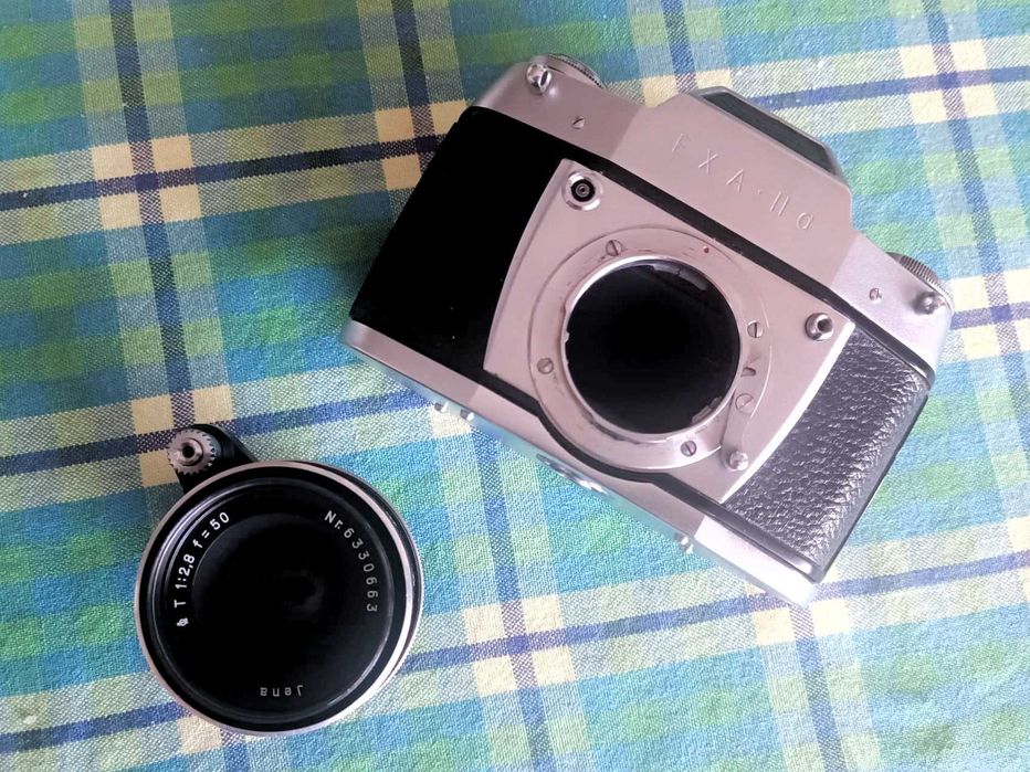 Aparat foto SLR  EXA II A cu Tessar
