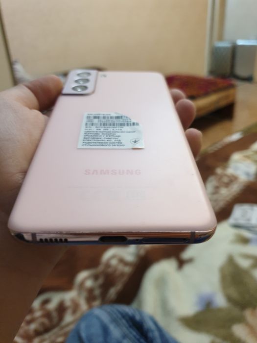 Самсунг  s21 почти новый