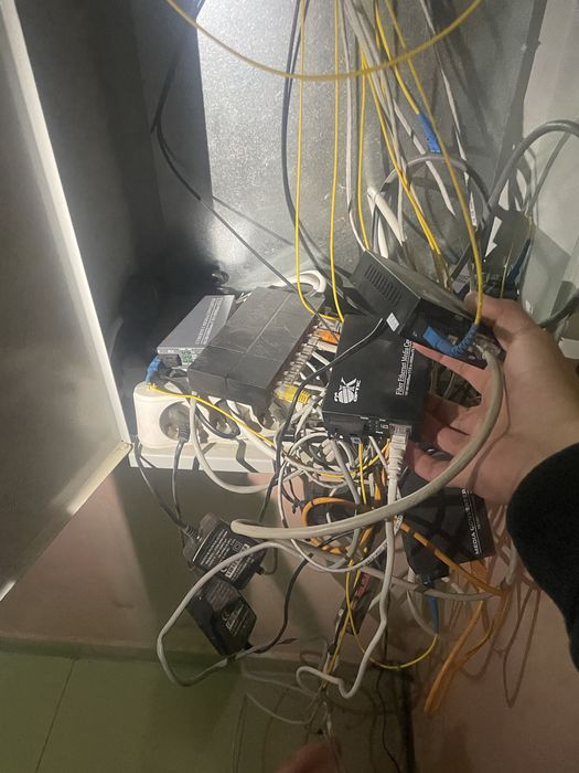 Продается кабель с хабом. Интернет