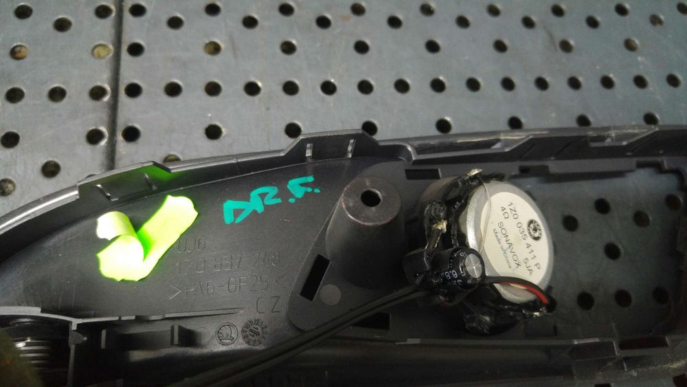 Maner interior cu boxa tweeter dreapta fata skoda octavia 2 1z 1z0837248 1z0035411p