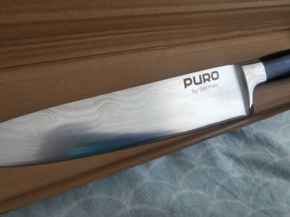 Нож PURO чисто нов