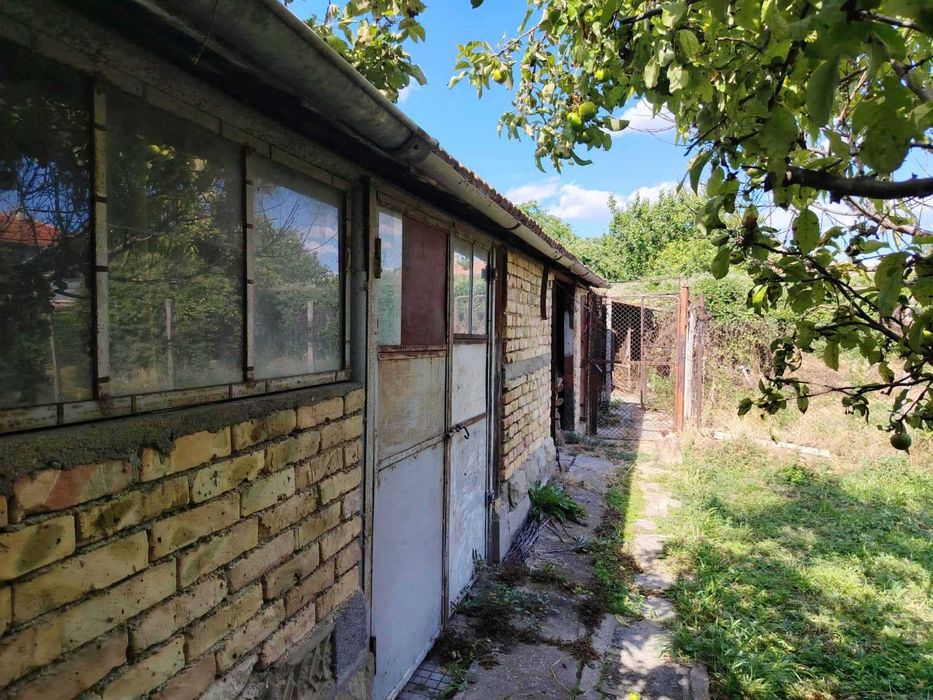 Едноетажна тухлена къща 107 м2 в кв. Дивдядово, общ. Шумен