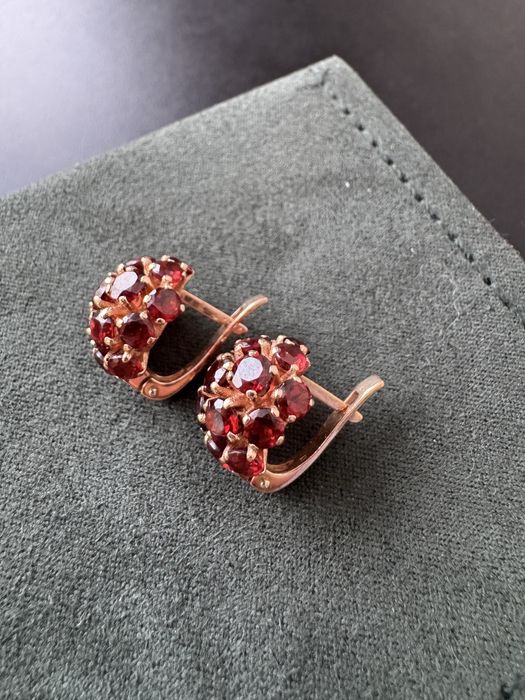 Серьги золотые 585 камень гранат