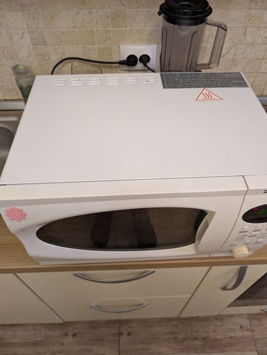 Cuptor Microunde Zelmer cu rezistenta grill
