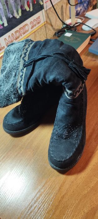 Ботинки женские          .