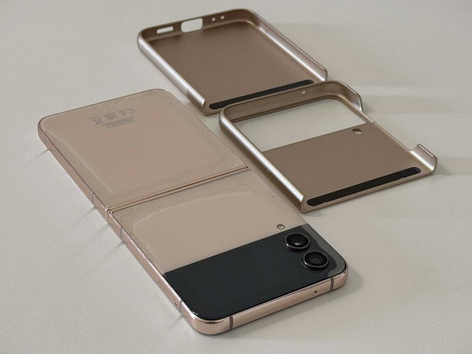 Бартер! Samsung Galaxy Z Flip 4 Gold (Златен)
