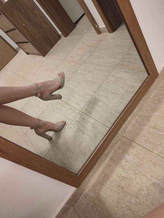 Sandale din piele naturala mărimea 37 / 36