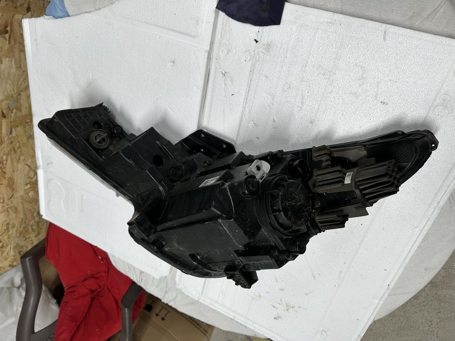 Far dreapta hyundai elantra.