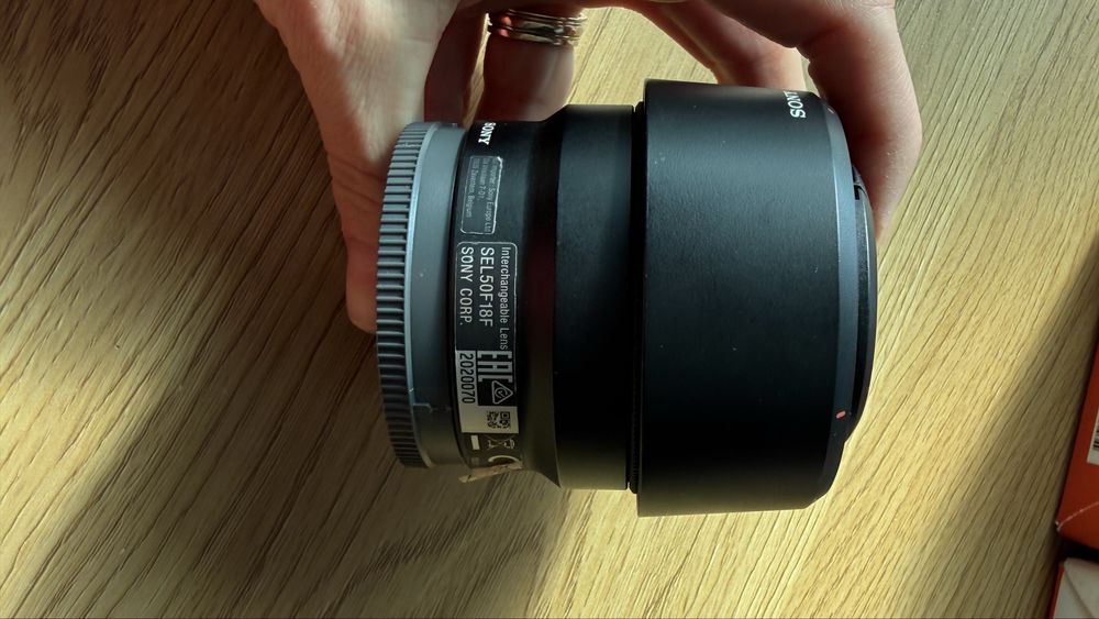 Два обектива за Sony