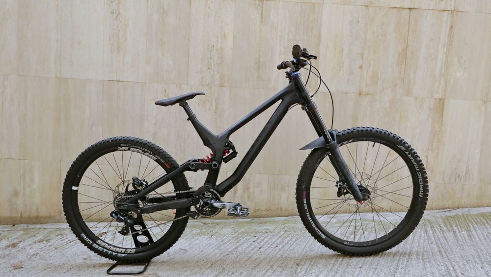 Canyon Sender AL 5 – състезателен Downhill