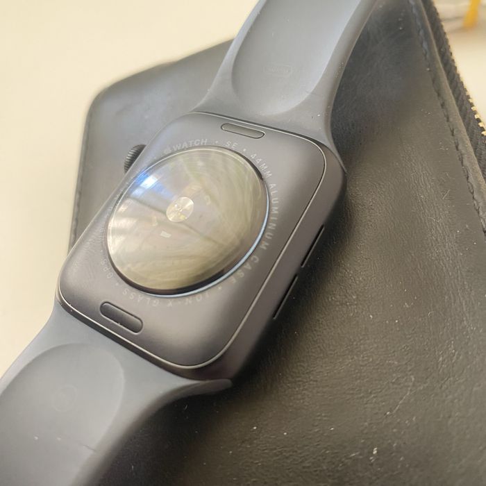 Apple watch SE 2 GPS 44mm апрель 2026