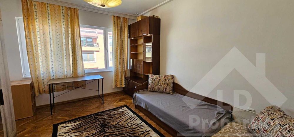 Дава се под наем Тристаен апартамент в Варна, Център - 80 кв.м за 698.19 € - Снимка #8