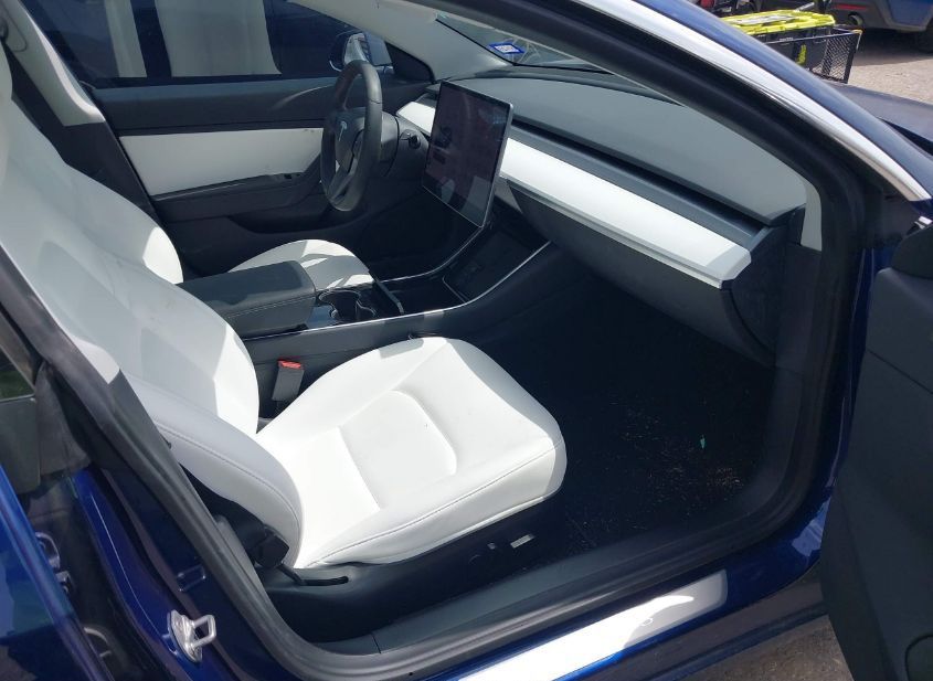 Tesla model 3 performance 2020 blue edition