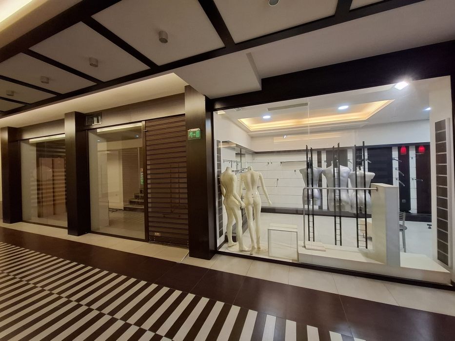 Дограма, ролетни врати за магазин, витрини