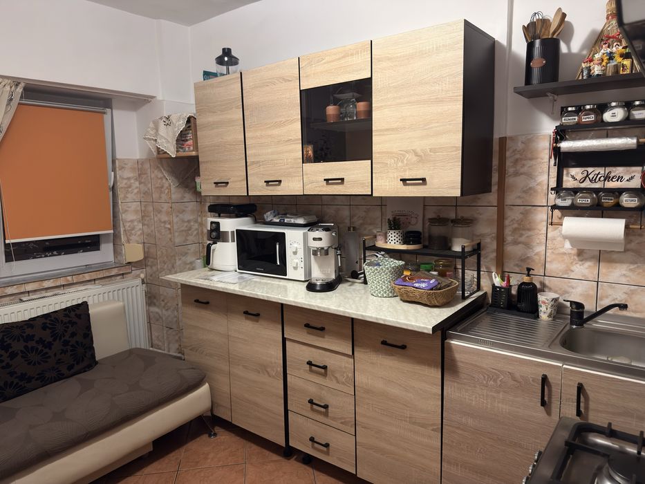 Apartament 2 camere etaj 3/3 suprafata utila 54 mp zona Penny Oituz