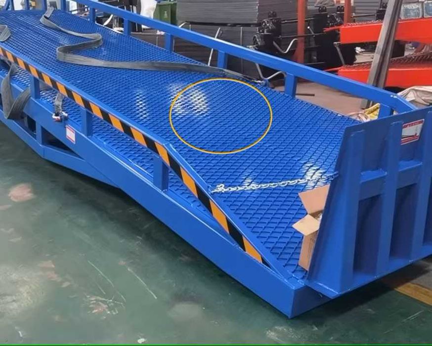 Rampa mobila de incarcare container - LICHIDARE STOC