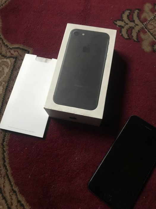 Продам iPhone 7 б/у