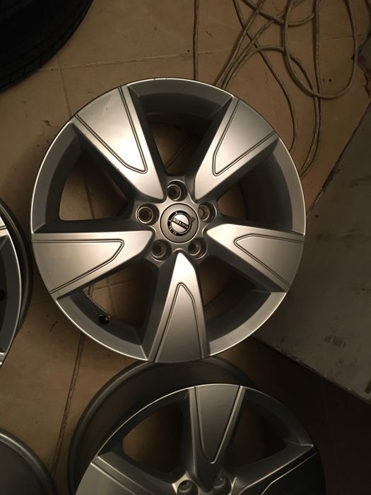 4бр.оригинални джанти Volvo 17””
